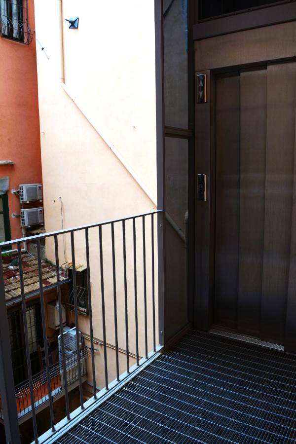 Porta Felu Appartement Salerno Buitenkant foto